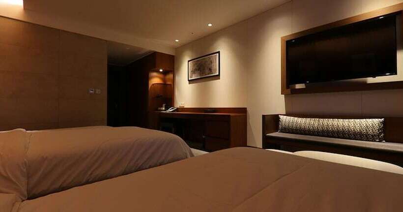 חדר סטנדרט לשלושה, Osong H  Sejong City