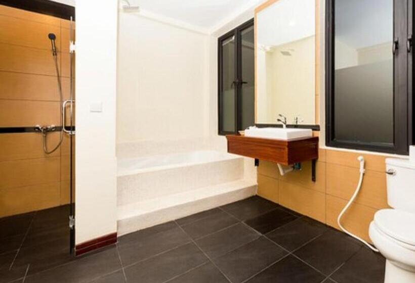 管理人员工作室, 360 Resort