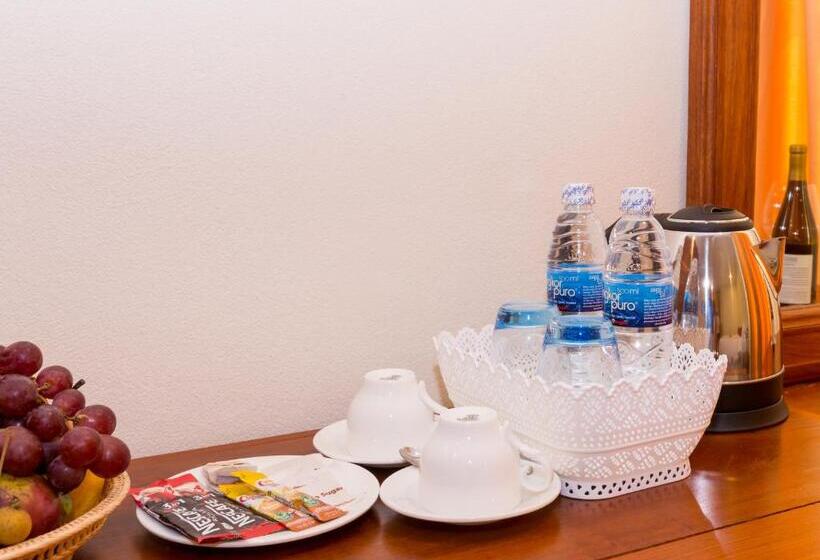 管理人员工作室, 360 Resort