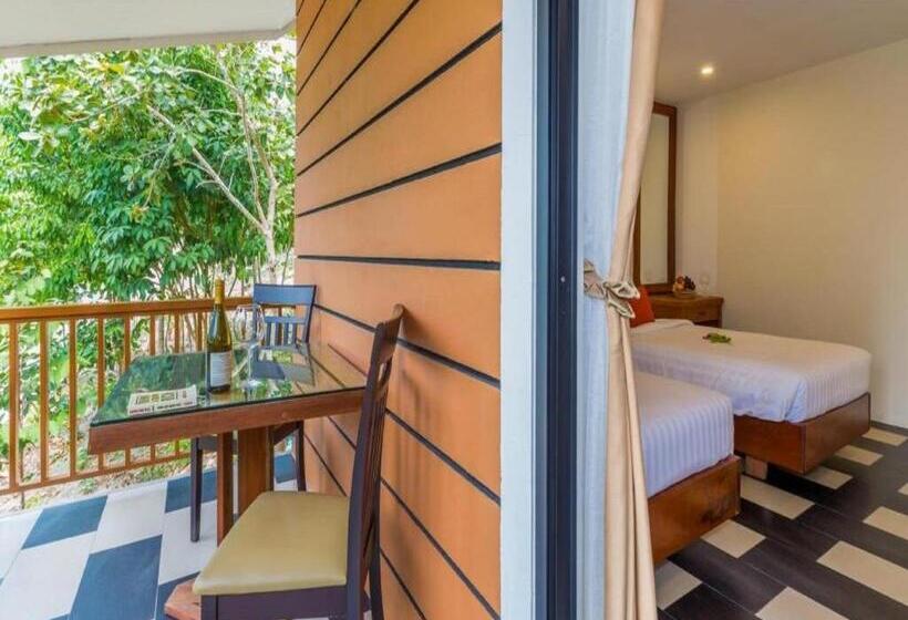 管理人员工作室, 360 Resort