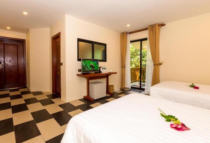 管理人员工作室, 360 Resort