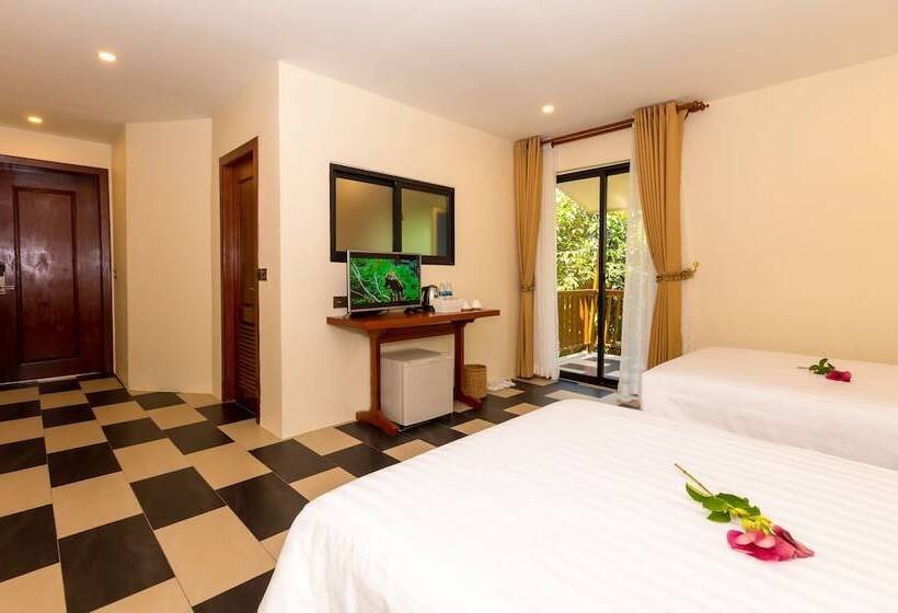 管理人员工作室, 360 Resort