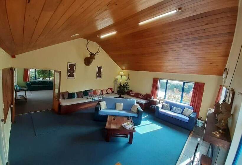 מיטה בחדר משותף, Tongariro River Retreat