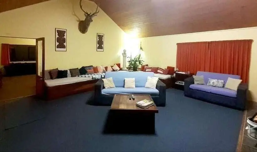 ルームシェアのワンベッド, Tongariro River Retreat