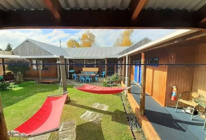 ルームシェアのワンベッド, Tongariro River Retreat