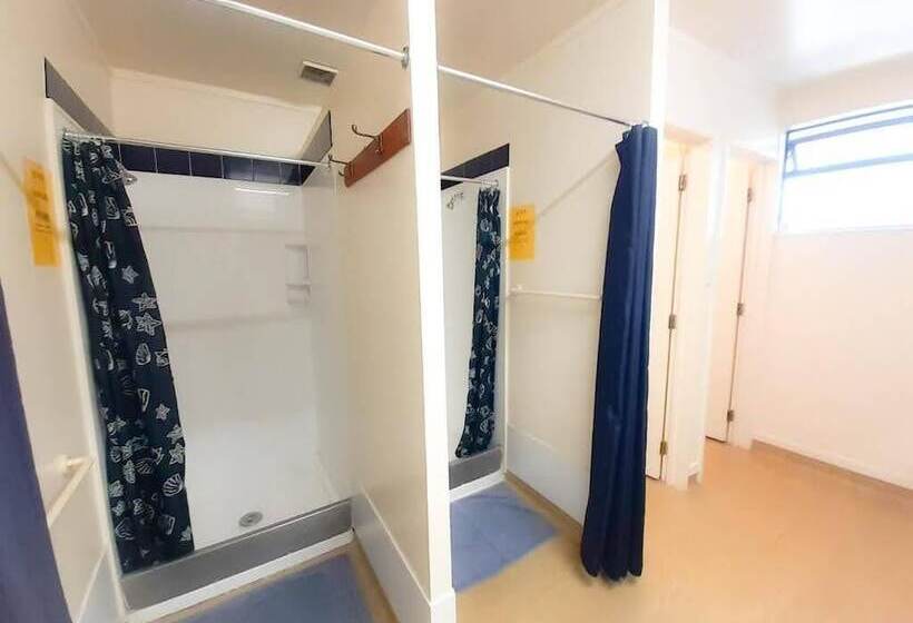 מיטה בחדר משותף, Tongariro River Retreat