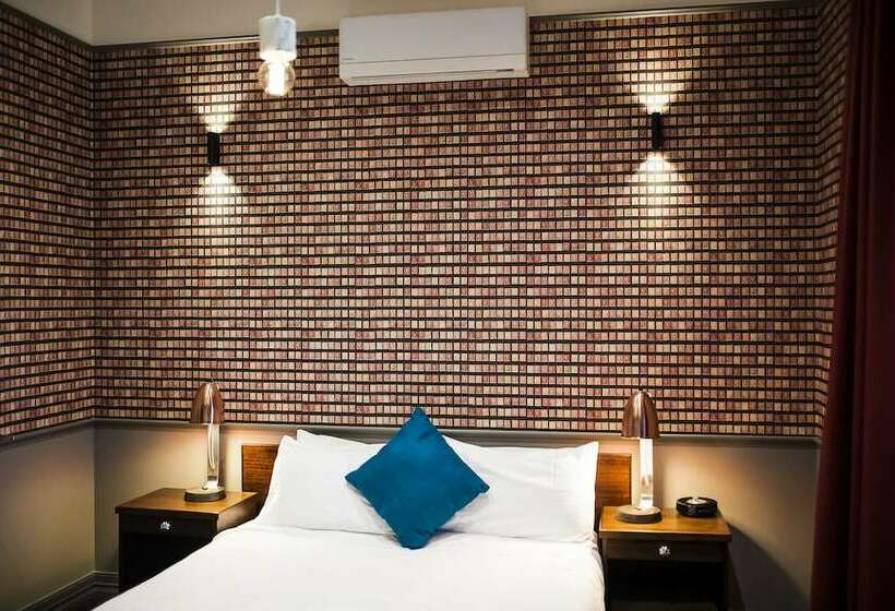 استودیوی استاندارد, Criterion Hotel Sale