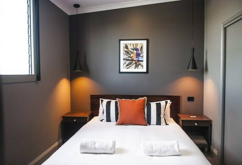 اتاق استاندارد, Criterion Hotel Sale