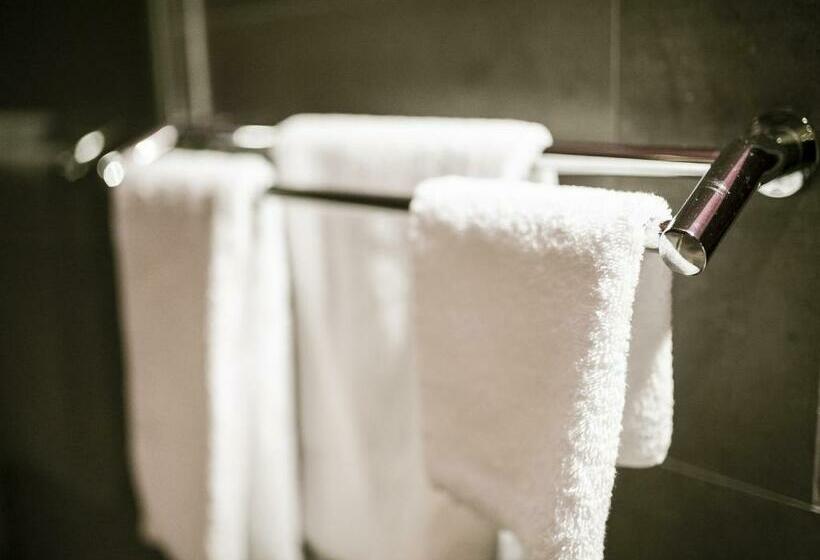 غرفة قياسية, Criterion Hotel Sale