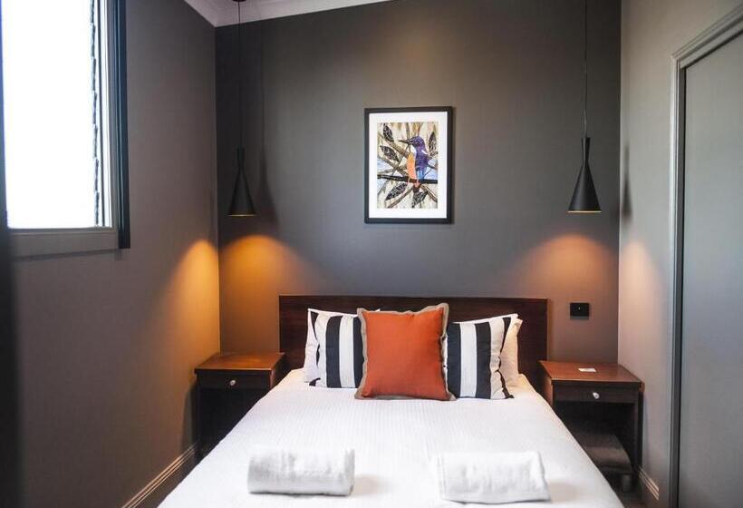 اتاق استاندارد, Criterion Hotel Sale