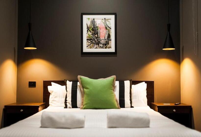 اتاق استاندارد, Criterion Hotel Sale