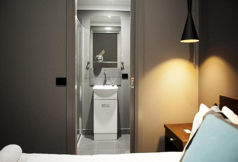 اتاق لوکس با تخت بزرگ, Criterion Hotel Sale