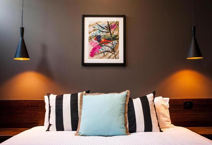 اتاق لوکس با تخت بزرگ, Criterion Hotel Sale