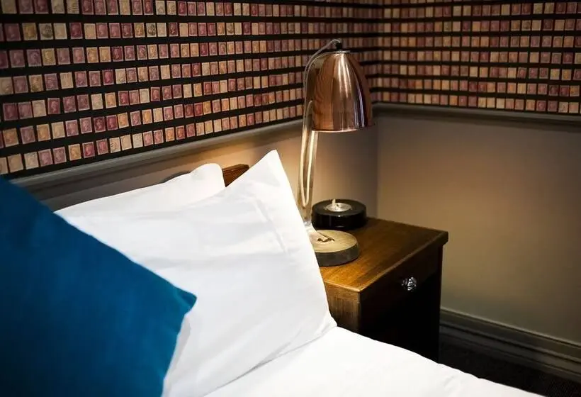 استودیوی استاندارد, Criterion Hotel Sale