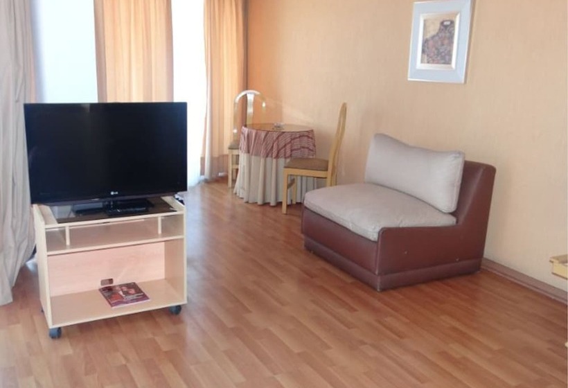 스탠다드 트리플 룸, Charlie Inn