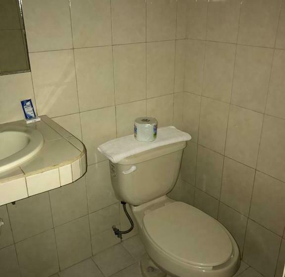 スタンダードルーム, Conchita