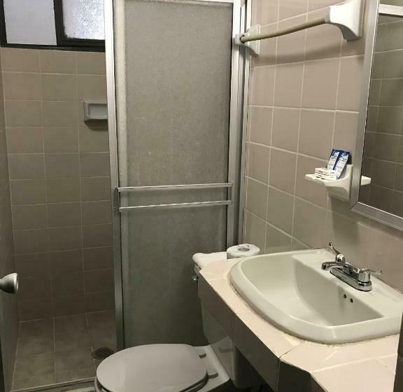 スタンダード4人部屋, Conchita