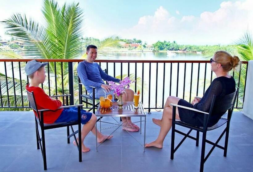 غرفة ديلوكس مطلّة علي البحر مزوَّدة بشُرفة, Malu Banna