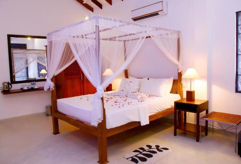 オーシャンビューデラックスルームバルコニー付き, Malu Banna