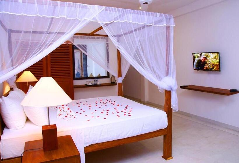 غرفة قياسية مطلّة علي البحر مزوَّدة بشُرفة, Malu Banna