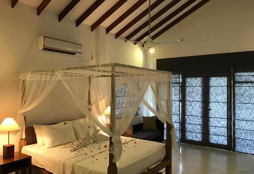 غرفة ديلوكس مطلّة علي البحر مزوَّدة بشُرفة, Malu Banna