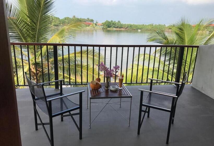 غرفة قياسية مطلّة علي البحر مزوَّدة بشُرفة, Malu Banna