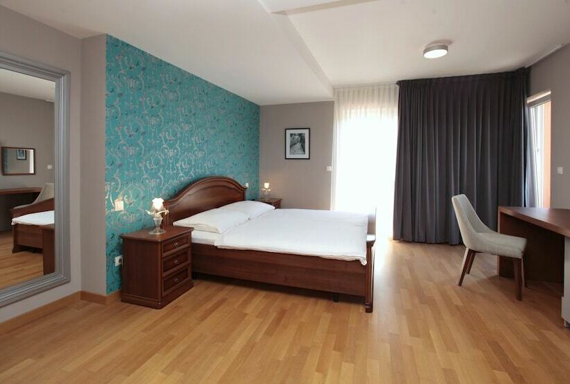 コンフォートルーム, Minerva