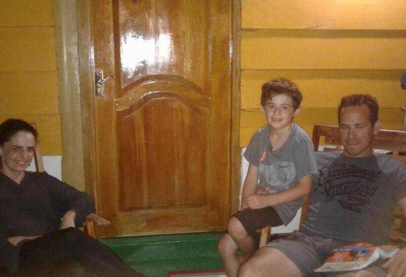 Habitació Triple Deluxe, Sunn Top Cabana