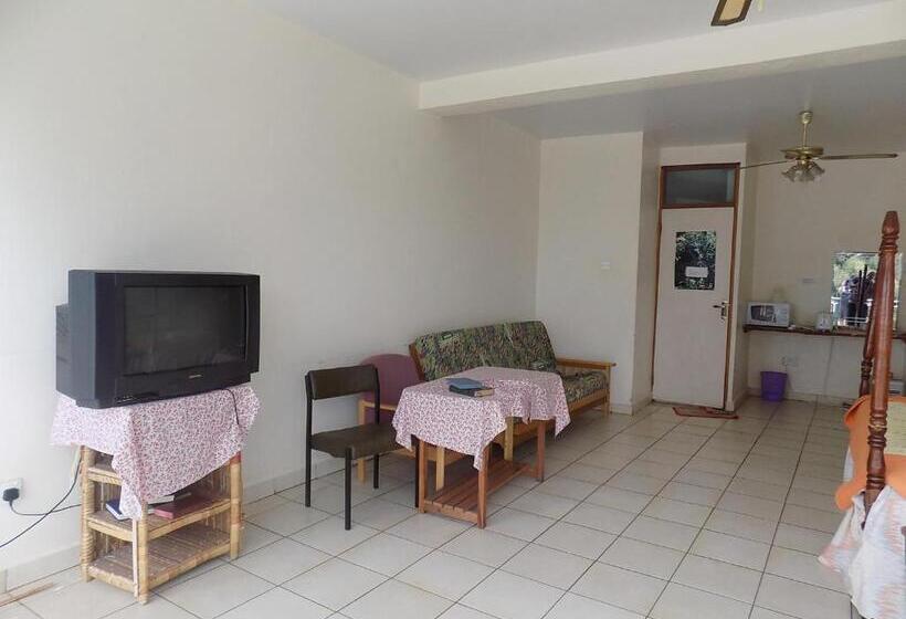 اتاق خانوادگی, Sunrise Apartments Hotel Fort Portal