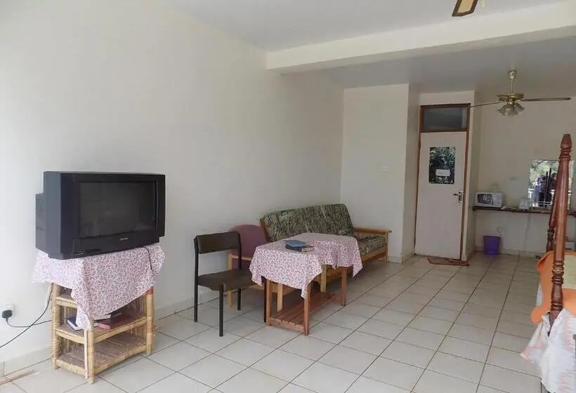 اتاق خانوادگی, Sunrise Apartments Hotel Fort Portal