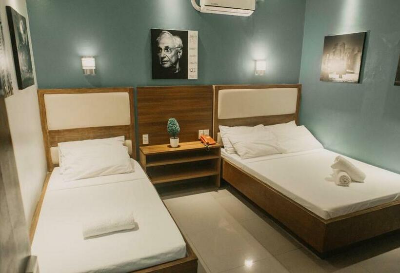 חדר משפחתי, The Urban Pod