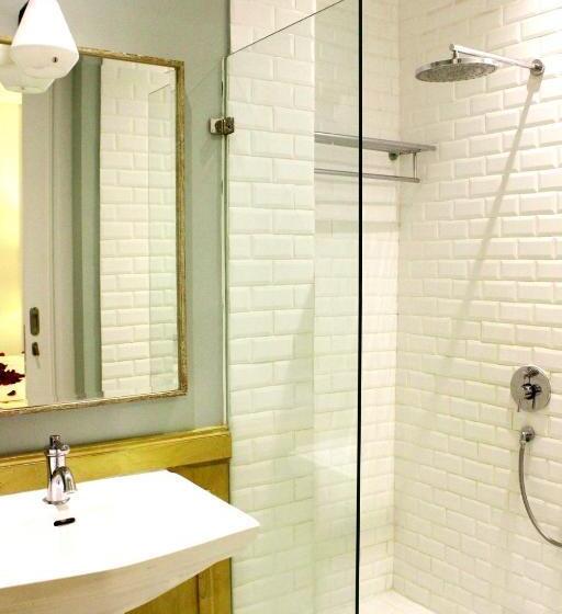 スイート, White Tree Residence