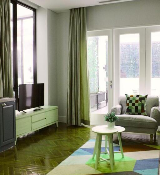 スイート, White Tree Residence