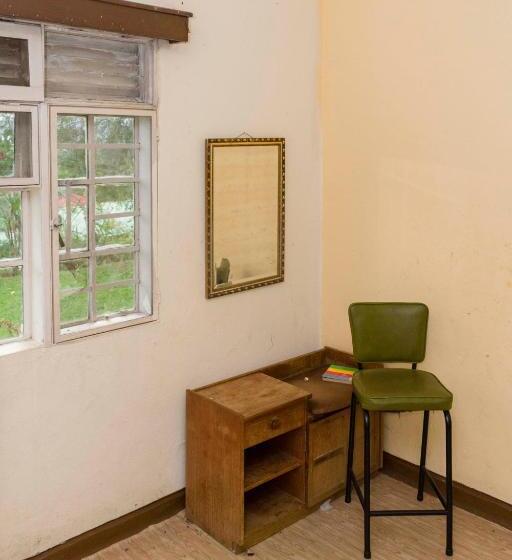 اتاق خانوادگی, Sunrise Apartments Hotel Fort Portal