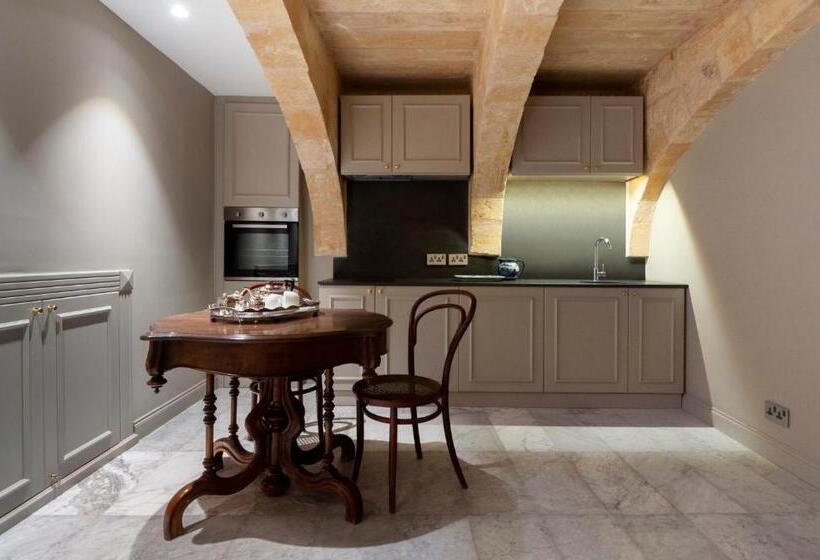 آپارتمان دوبلکس 1 خوابه, The Coleridge Boutique Hotel In Valletta