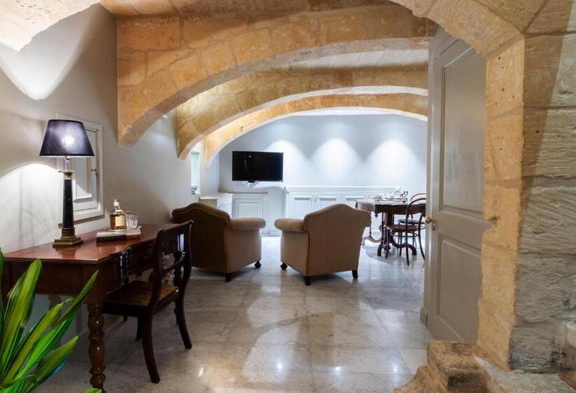 آپارتمان دوبلکس 1 خوابه, The Coleridge Boutique Hotel In Valletta