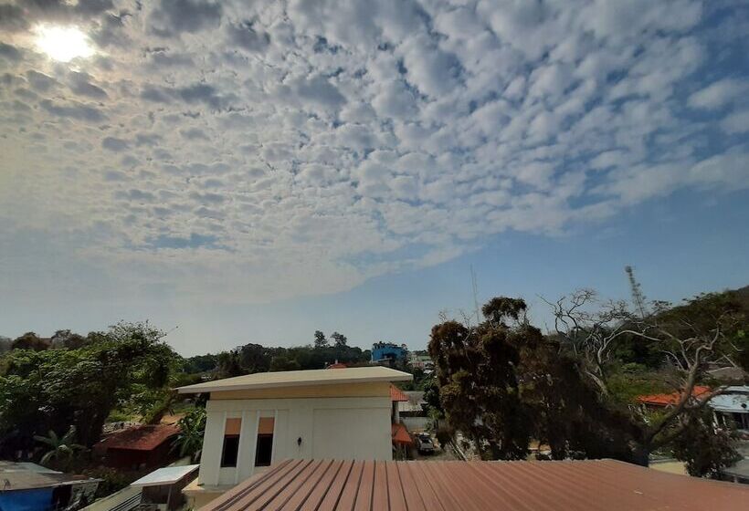 Quarto Familiar Banheiro Compartilhado, Runa Runa The Best Samed Island