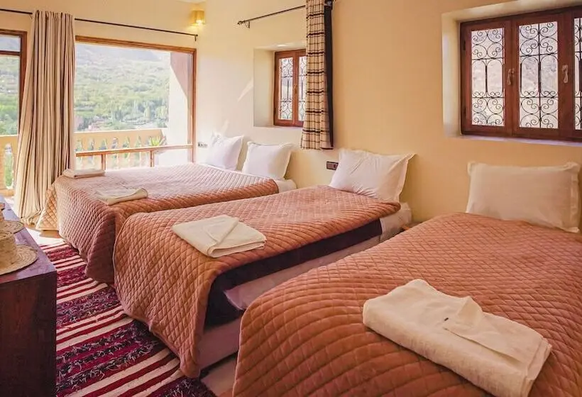Deluxe Neljän Hengen Huone, Riad Atlas 4 Seasons