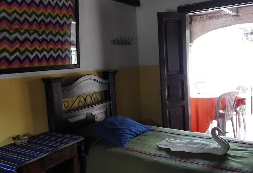 اتاق استاندارد سه تخته با سرویس بهداشتی مشترک, Cristales De Antigua Hotel Cristal