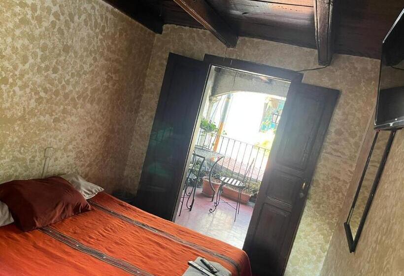 اتاق استاندارد چهارنفره با سرویس بهداشتی مشترک, Cristales De Antigua Hotel Cristal