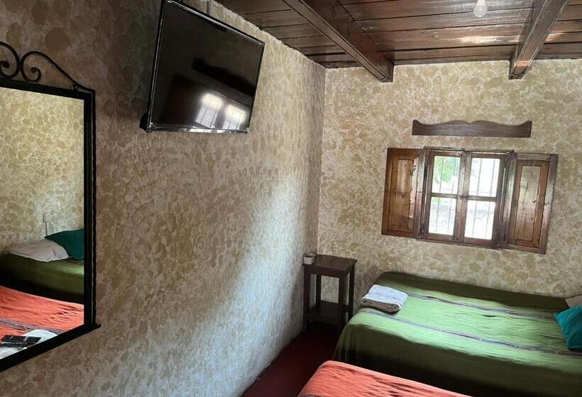 اتاق استاندارد چهارنفره با سرویس بهداشتی مشترک, Cristales De Antigua Hotel Cristal