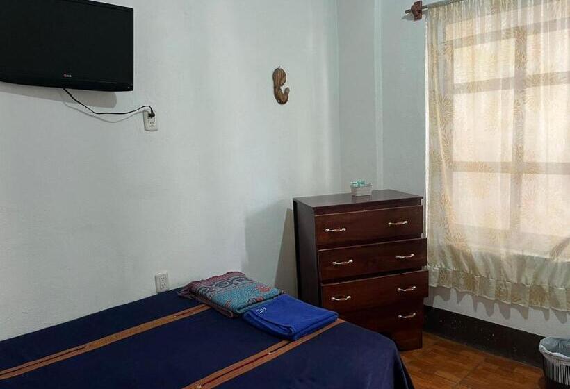 Economy Triple Room, Cristales De Antigua Hotel Cristal