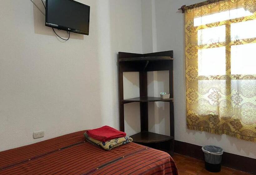 Economy Triple Room, Cristales De Antigua Hotel Cristal