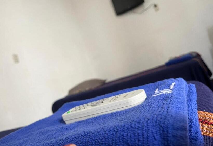 Economy Quadruple Room, Cristales De Antigua Hotel Cristal