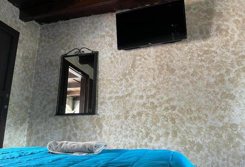 اتاق استاندارد چهارنفره با سرویس بهداشتی مشترک, Cristales De Antigua Hotel Cristal