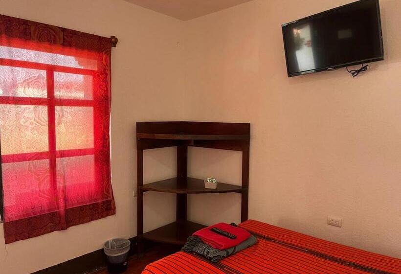 Economy Triple Room, Cristales De Antigua Hotel Cristal