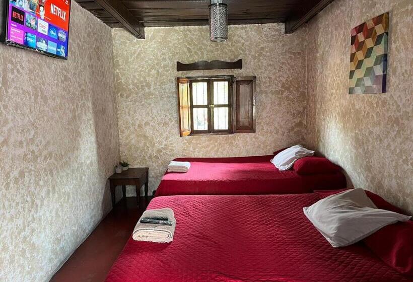 اتاق استاندارد چهارنفره با سرویس بهداشتی مشترک, Cristales De Antigua Hotel Cristal