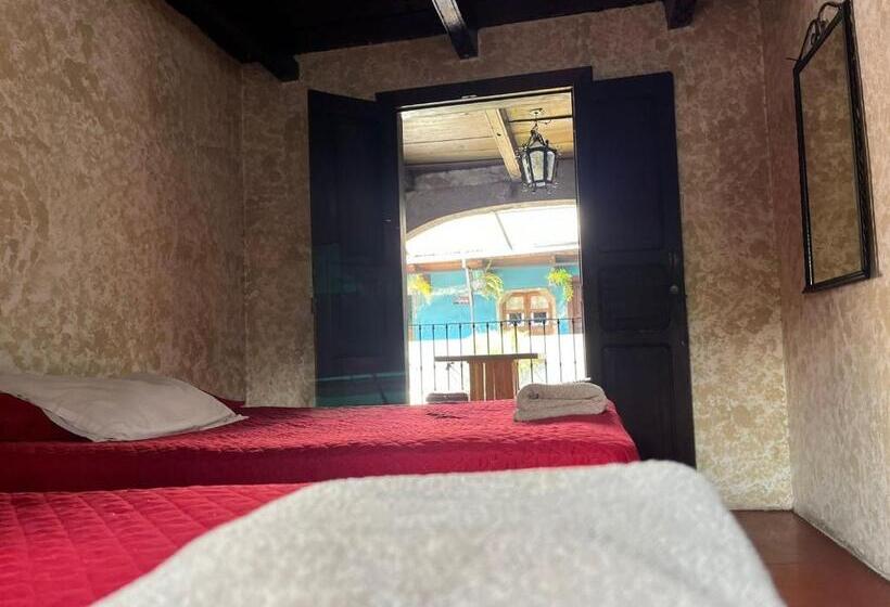اتاق استاندارد چهارنفره با سرویس بهداشتی مشترک, Cristales De Antigua Hotel Cristal