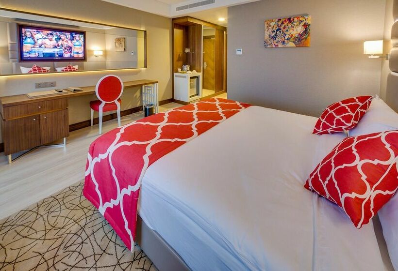 اتاق اکونومی, Demircioğlu Park