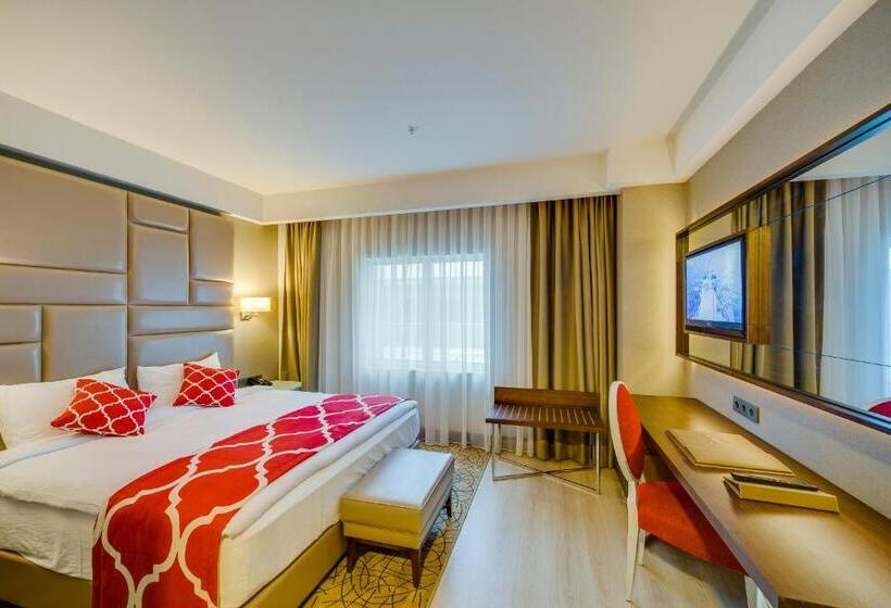 اتاق اکونومی, Demircioğlu Park